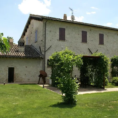 Modern In Foligno Loc With Pool Case Vecchie