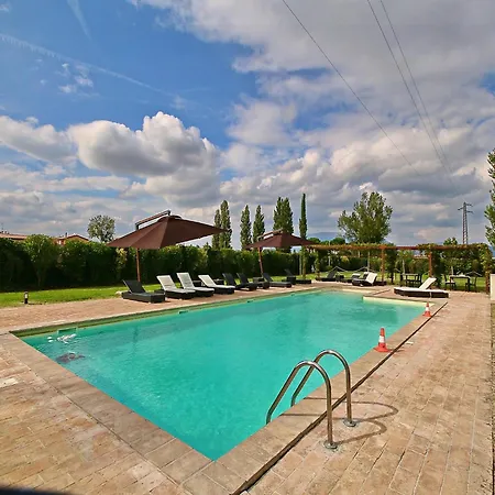 Modern In Foligno Loc With Pool Holiday home Case Vecchie