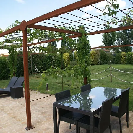 Modern In Foligno Loc With Pool *
