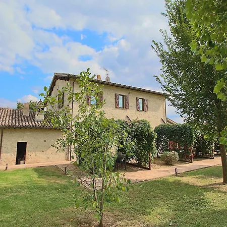 Modern In Foligno Loc With Pool