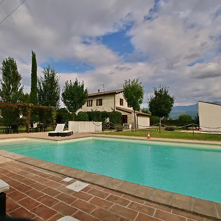 Modern In Foligno Loc With Pool