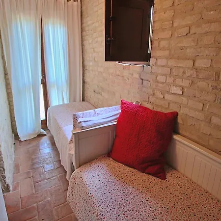 Modern In Foligno Loc With Pool Vakantiehuis
