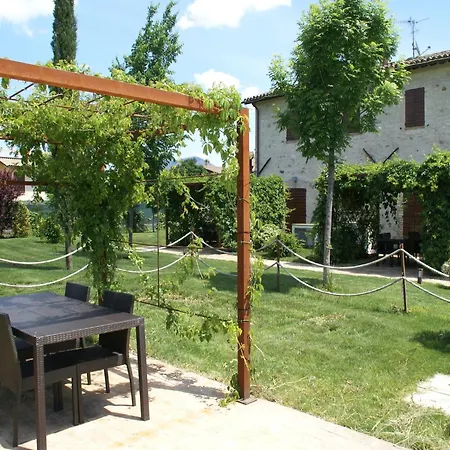 Modern In Foligno Loc With Pool Holiday home Case Vecchie