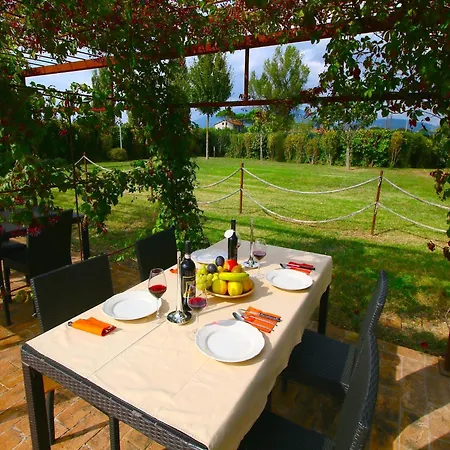 Modern In Foligno - Loc With Pool Case Vecchie