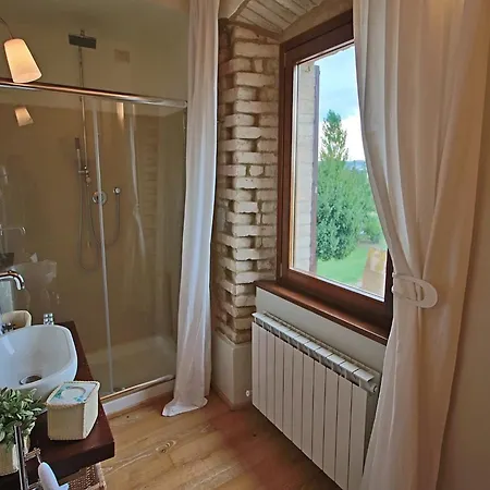 Modern In Foligno - Loc With Pool