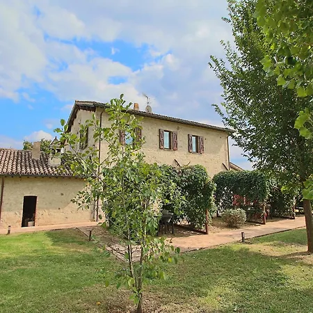 Modern In Foligno - Loc With Pool * Case Vecchie
